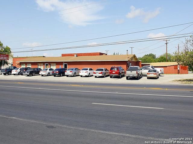 1st image of 2743 Roosevelt Ave