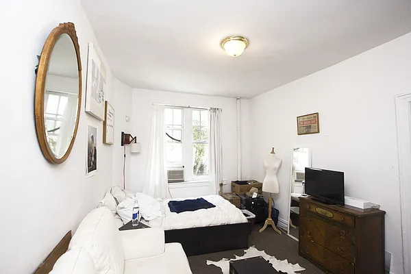 Rented by Jonis Realty | media 1