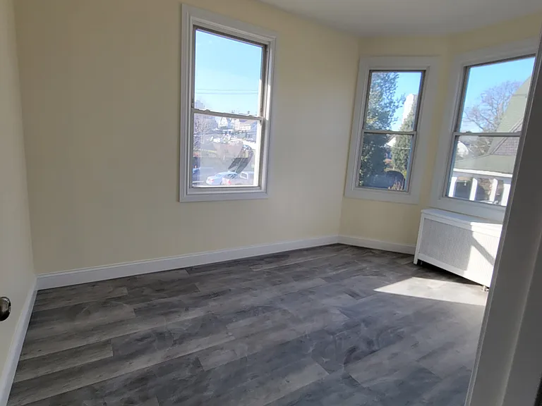 Sherwood Ave — Photo 3