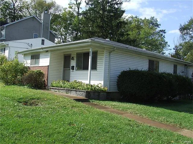 401 Crest Ave photo 1
