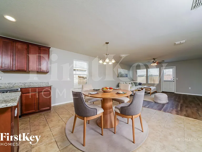 1505 Vernon Dr — Photo 6