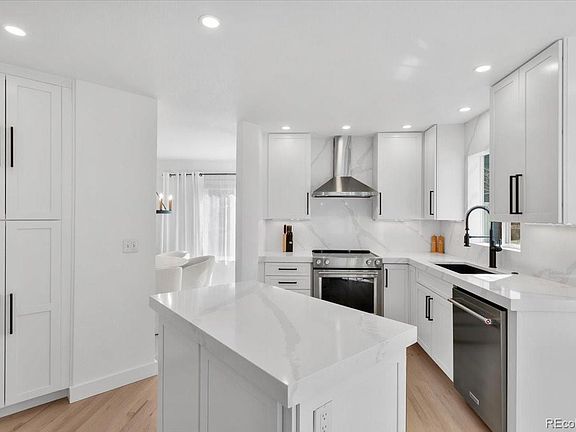 4th image of 9421 Crestmore Way