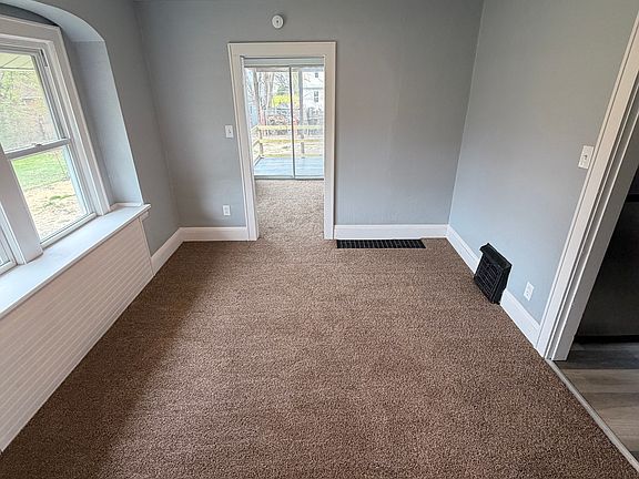 4th image of 1398 Marcy St