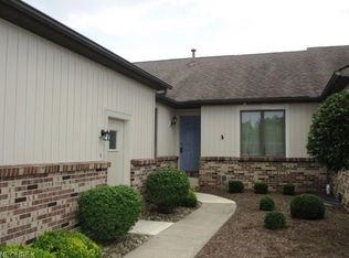 1450 Tripodi Cir, Niles, OH 44446