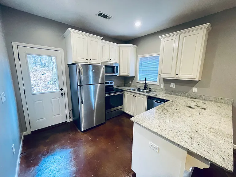 401 Riley Cv — Photo 4
