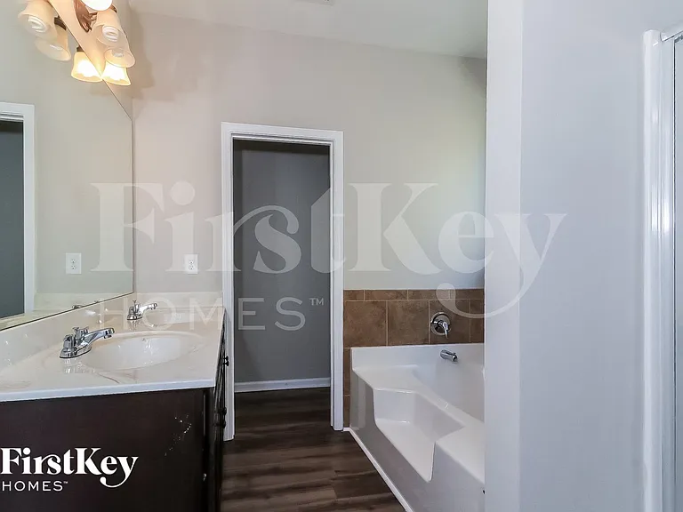 3827 Humber Ct — Photo 8