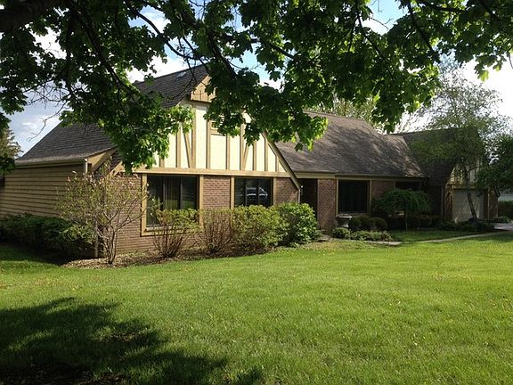 2nd image of 6N063 Woodview Ln