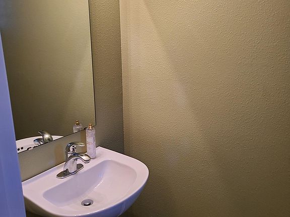 5th image of 9849 Ashburn Lake Dr