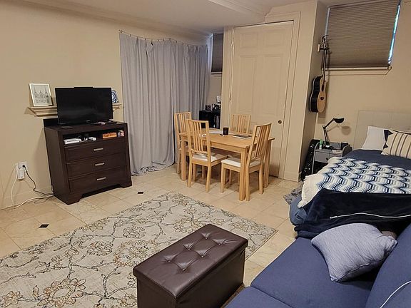 2nd image of 704 S Washington Sq #Ll-2