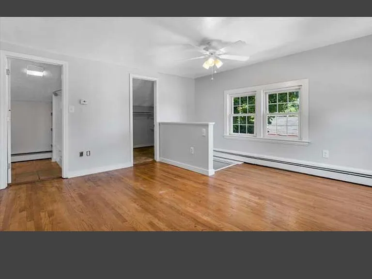 324 Elm St #B — Photo 12