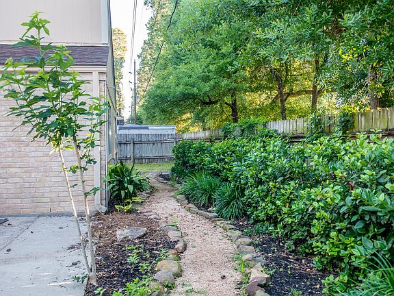Backyard Low Maintenance Landscaping