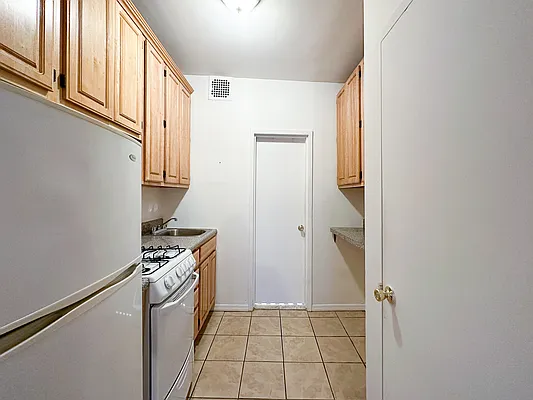 Rented by Compass | media 16