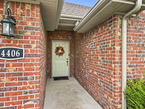 4th image of 4406 W Anthem Dr