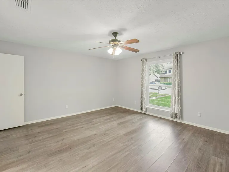 21323 Park Bluff Dr — Photo 35
