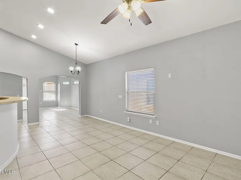3269 Maple Point Dr — Photo 13