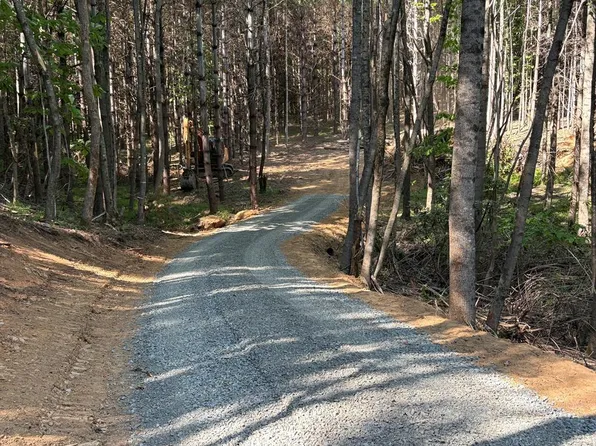 13 Chances Creek Rd, Fancy Gap, VA 24328
