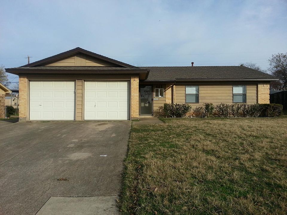 1st image of 411 Kelly Ct