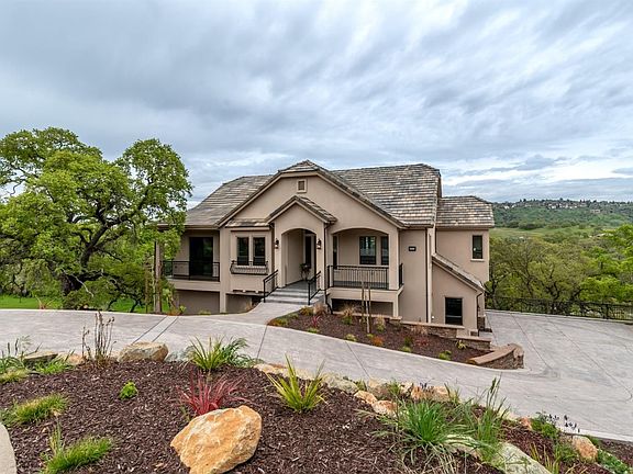 3rd image of 628 Glen Oak Ct