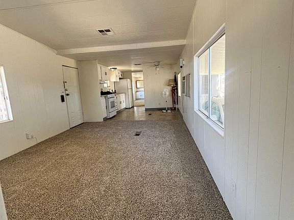 5th image of 27 Tee Ln