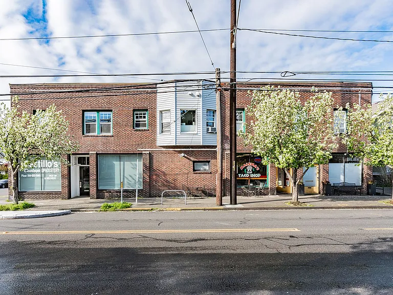 2402 7th Ave W — Photo 6