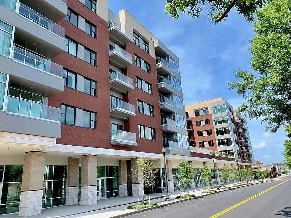 333 W Depot Ave #213