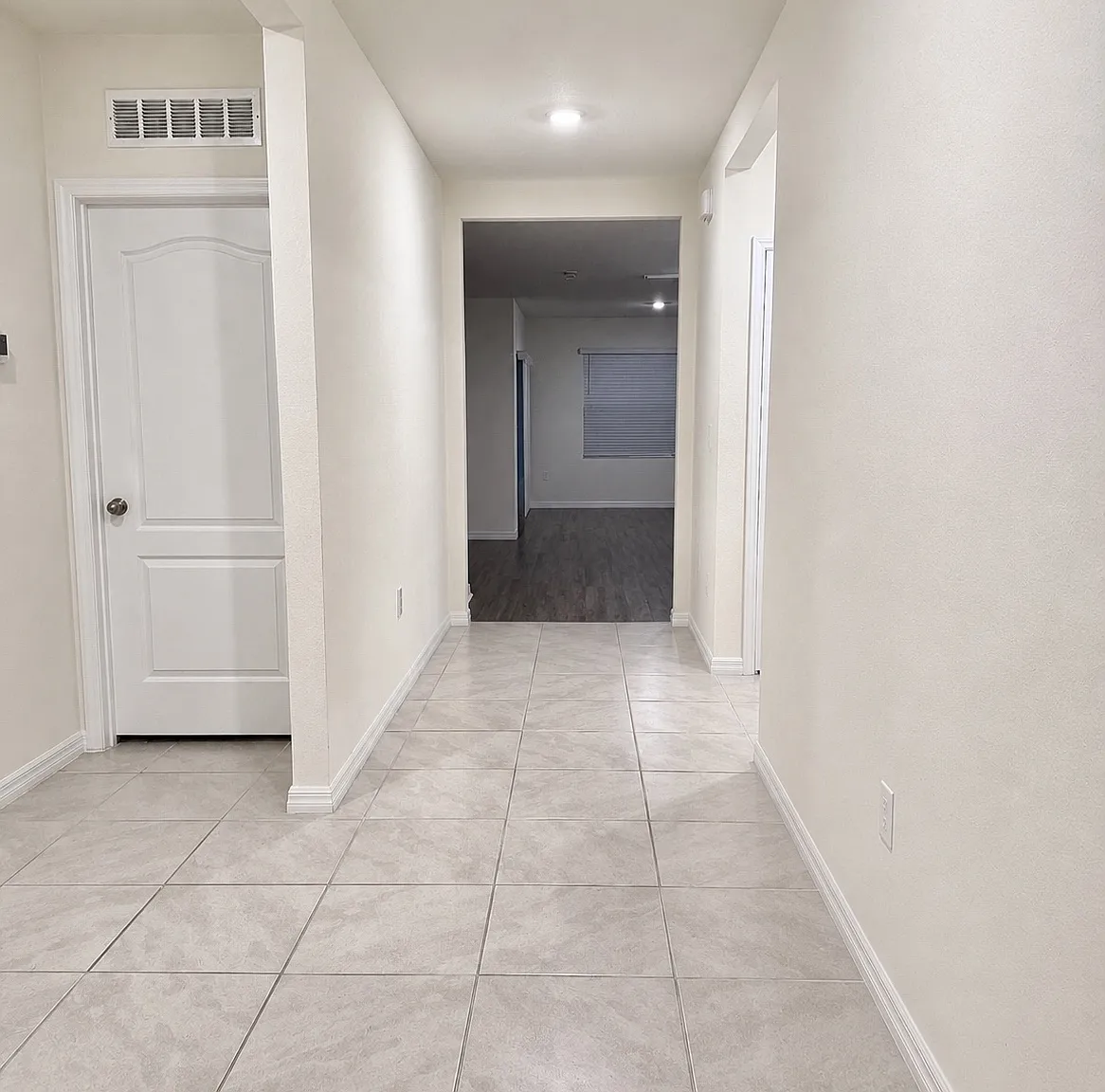 3 bed, 1672 sqft, $2,195 — Photo 2