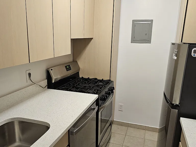 77 W 55th St #19H — Photo 16