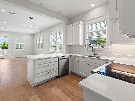 4th image of 3802 Tower View Ct #1