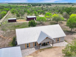 1175 County Road 421, Hondo, TX 78861