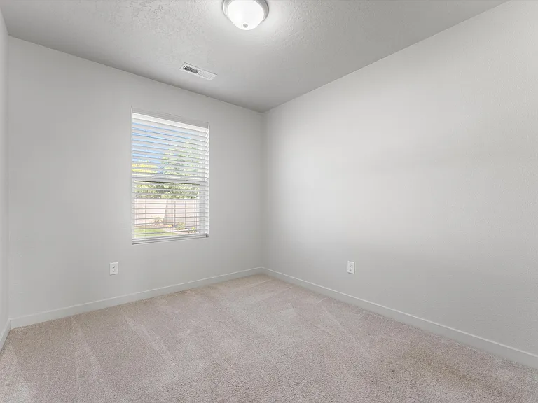 15090 N Bonelli Ave — Photo 16