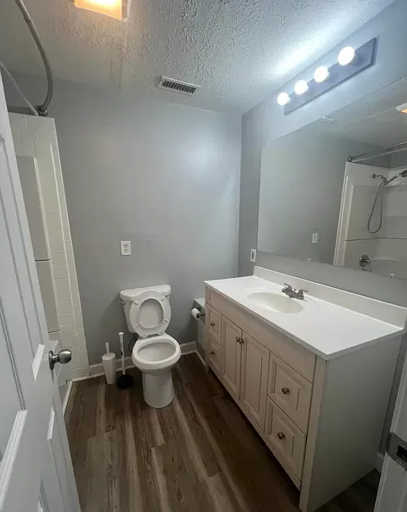 2 bed, 950 sqft, $1,550 — Photo 2