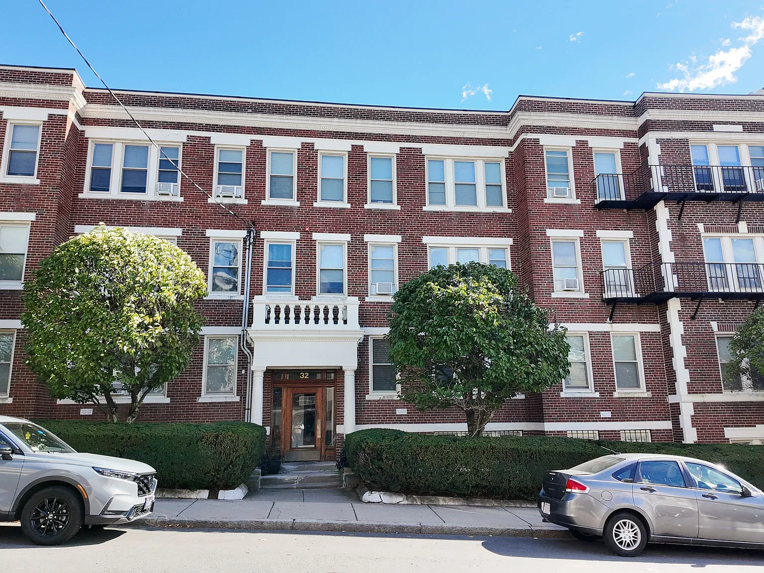 2 bed, 739 sqft, $2,600 — Photo 2