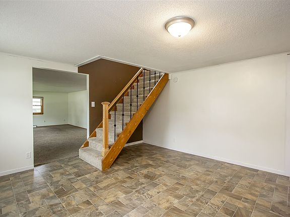 3rd image of 324 7th Ave NW