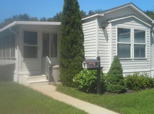 31 Shore Haven Rd, Hazlet, NJ 07730