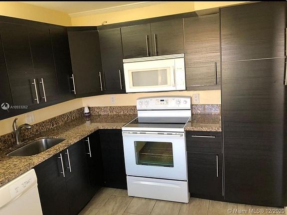 4th image of 321 Lakeview Dr APT 205