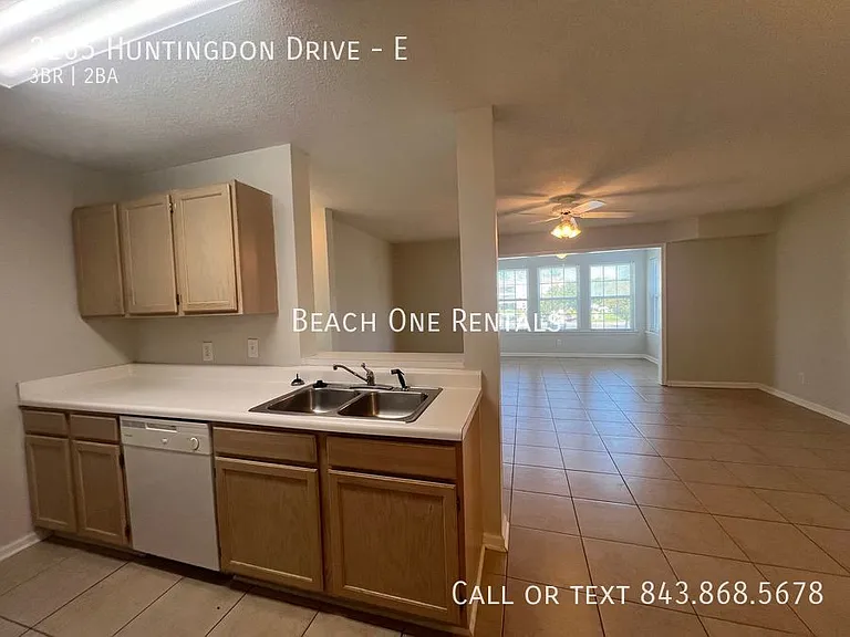 2265 Huntingdon Dr #E — Photo 8