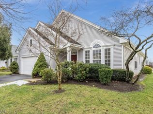 112 Kensington Cir, Belvidere, NJ 07823