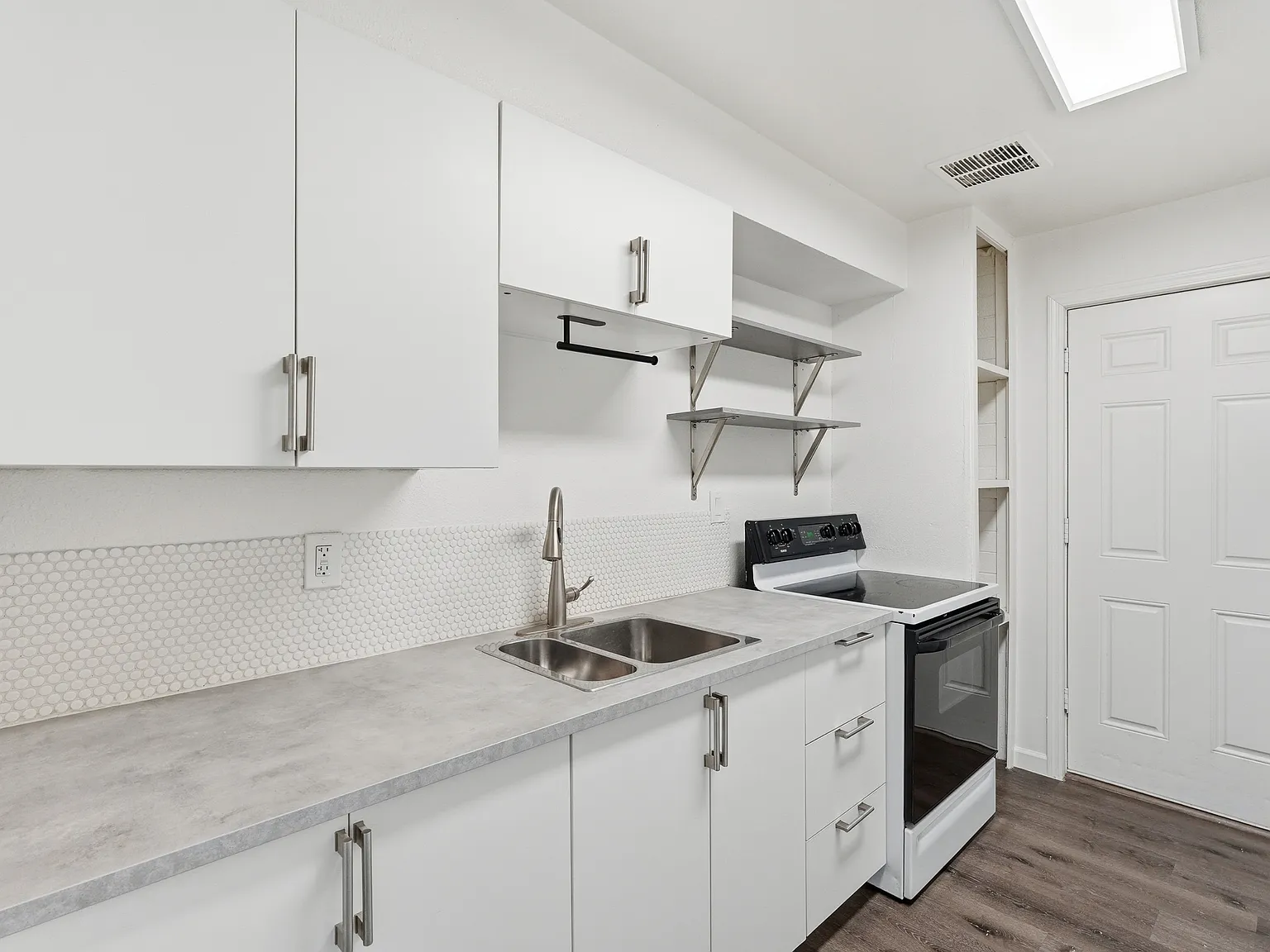 1320 North 48th Place - 2 — Photo 4