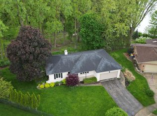 1461 Banbury Ave NE, Grand Rapids, MI 49505