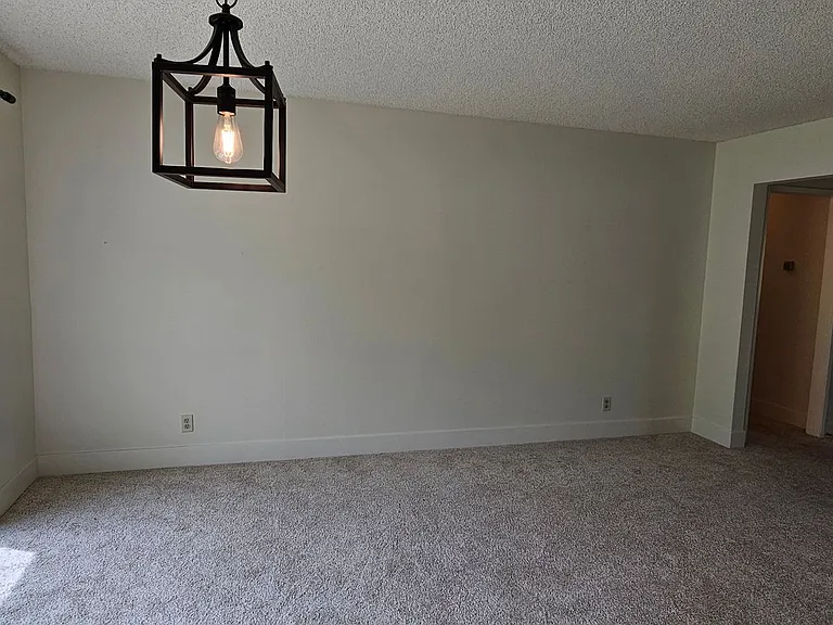 1406 Oak Knoll Rd — Photo 15