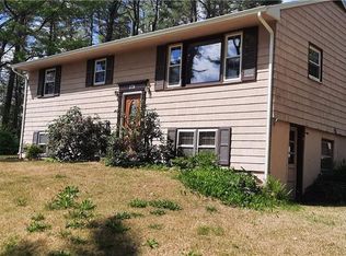 379 E Putnam Rd, Putnam, CT 06260