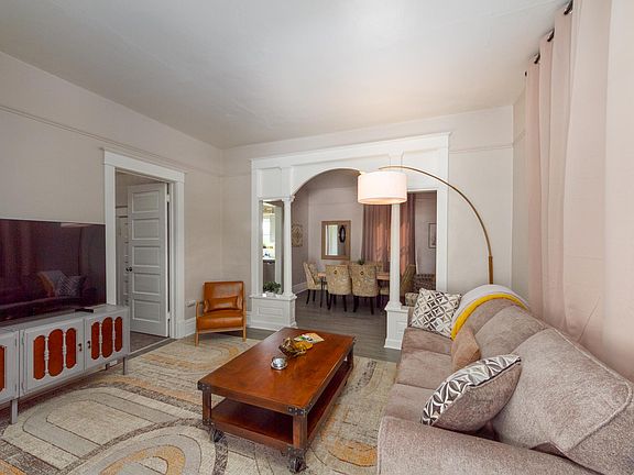 4th image of 2219 W Broadway Ave APT 1