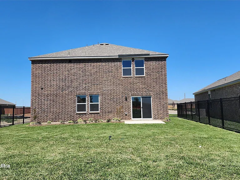 27215 Blue Pool Dr — Photo 3