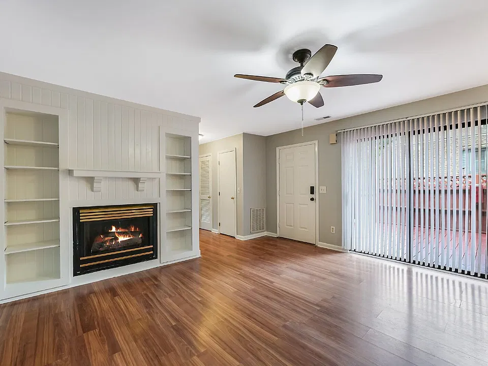 384 Summerwalk Cir
