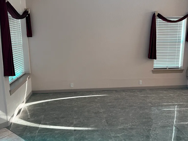 819 Bryce Canyon St SE — Photo 3