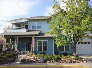 823 Boulder Creek Ln, Ashland, OR 97520