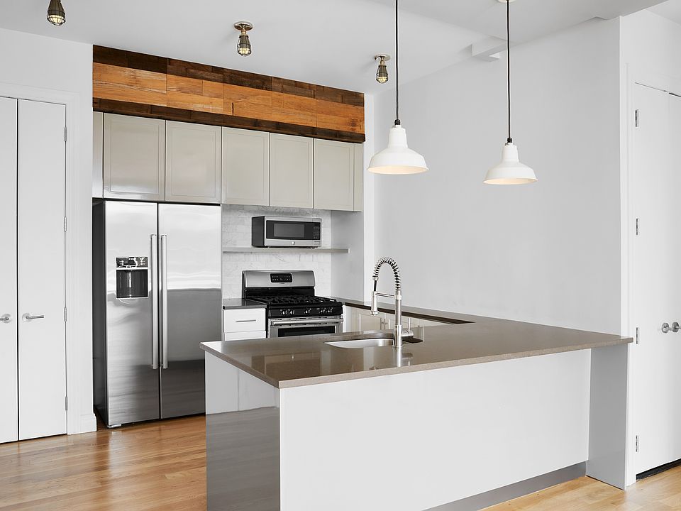 1st image of 335 Carroll St APT 3A