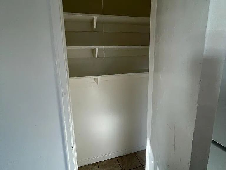 11207 S Prarie — Photo 8