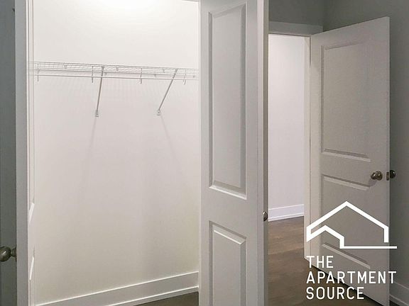 5th image of 4953-55 N Oakley Ave #1