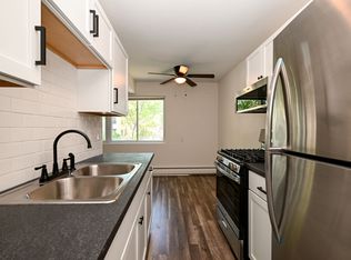 515 5th St SE APT 4, Minneapolis, MN 55414